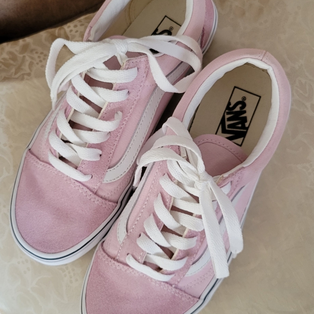 Vans - Picture 3 of 4